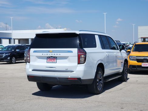 Used 2021 Chevrolet Suburban LT w/ Luxury Package RWD image 7