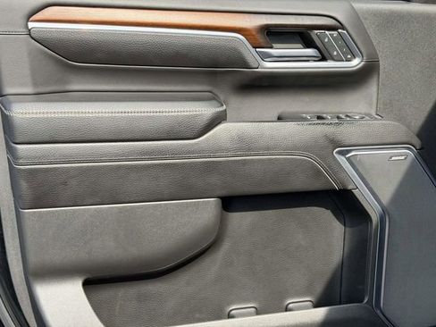 Used 2024 GMC Sierra 2500 Denali w/ Denali Reserve Package image 16