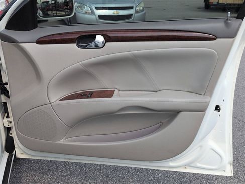 Used 2008 Buick Lucerne CXL FWD image 31
