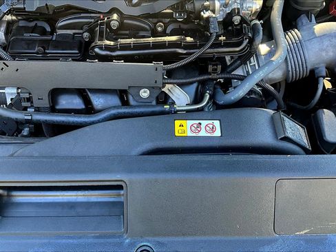 Used 2023 Toyota Camry SE image 31