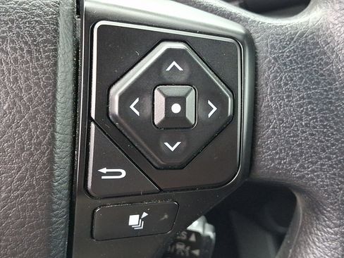 Used 2022 Toyota Tacoma SR w/ SR Convenience Package RWD image 23