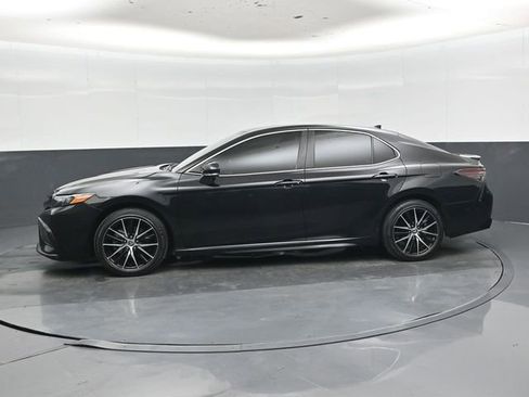 Used 2024 Toyota Camry SE FWD image 9