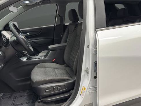 Used 2023 Chevrolet Equinox LT AWD/4WD image 9