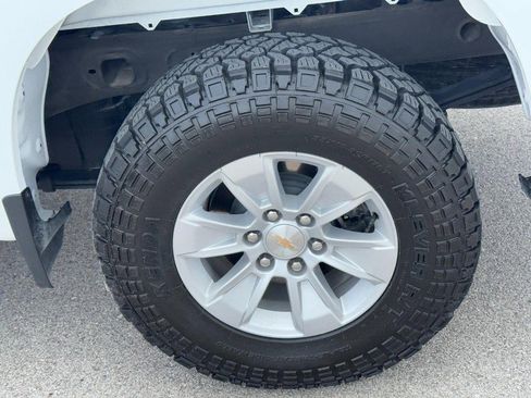 Used 2025 Chevrolet Silverado 1500 LT AWD/4WD image 7