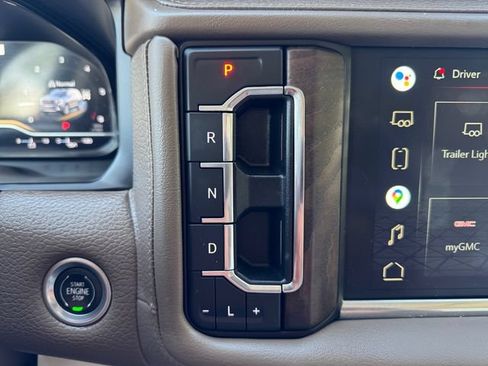 Used 2022 GMC Yukon Denali AWD/4WD image 17