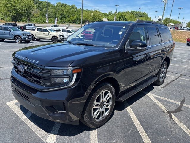 Used 2025 Ford Expedition Active AWD/4WD image 25