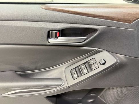 Certified 2022 Toyota Avalon XLE w/ Moonroof Package FWD image 15