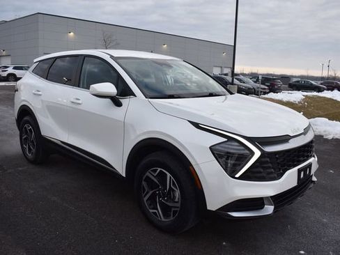 Certified 2024 Kia Sportage LX image 1