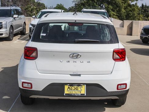 New 2026 Hyundai Venue SE FWD image 6