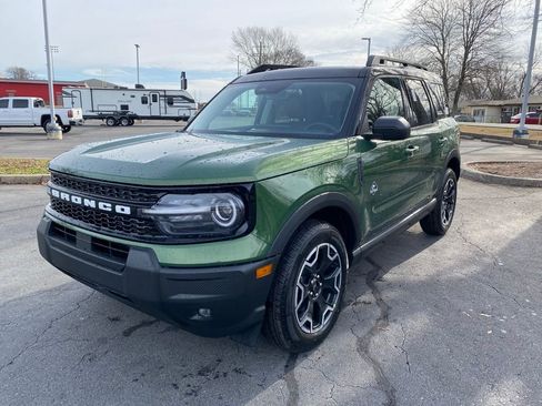New 2025 Ford Bronco Sport Outer Banks image 3