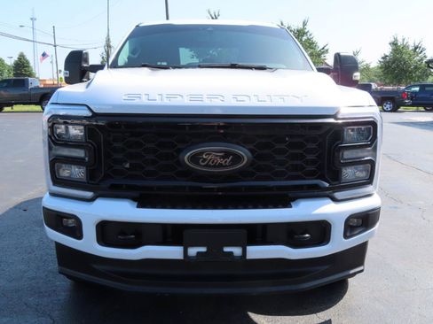 Used 2025 Ford F250 XLT w/ Black Appearance Package AWD/4WD image 9
