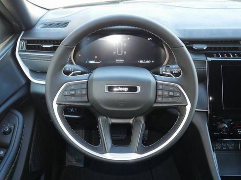 New 2025 Jeep Grand Cherokee L Laredo w/ Luxury Tech Group I image 15