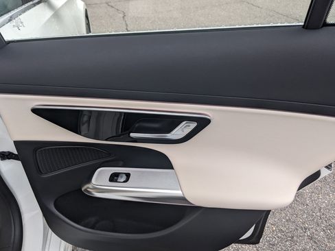 Certified 2025 Mercedes-Benz E 350 4MATIC Sedan image 32