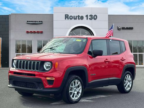 Used 2023 Jeep Renegade Latitude image 2