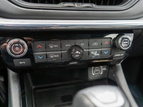 Used 2022 Jeep Compass Limited w/ (RED) Package image 33