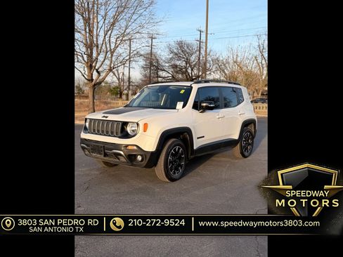 Used 2023 Jeep Renegade Latitude AWD/4WD image 3