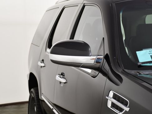 Used 2007 Cadillac Escalade AWD w/ Information Package image 14