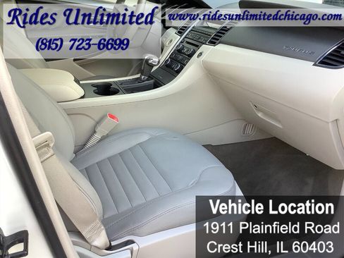 Used 2011 Ford Taurus SE FWD image 27