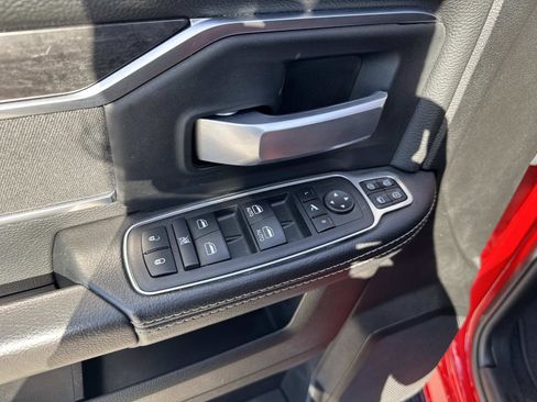 Used 2024 RAM 2500 Big Horn w/ Sport Appearance Package image 20