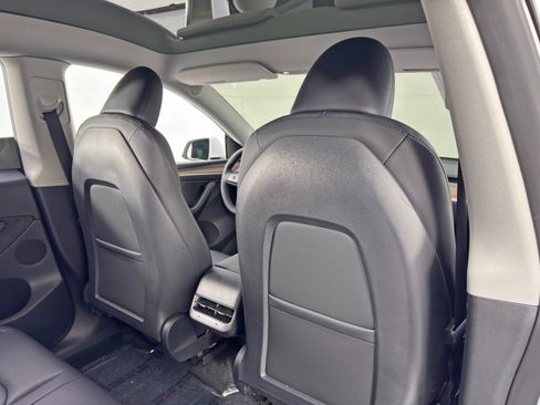 Used 2024 Tesla Model Y Long Range image 36