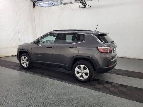 Used 2020 Jeep Compass Latitude w/ Popular Equipment Group AWD/4WD image 3
