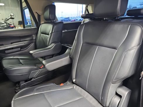 Used 2024 Ford Expedition Max XLT image 14