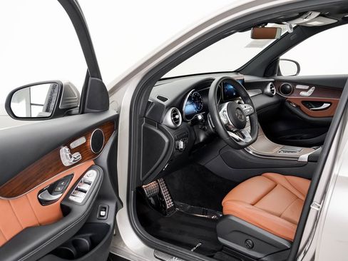 Used 2021 Mercedes-Benz GLC 300 image 6