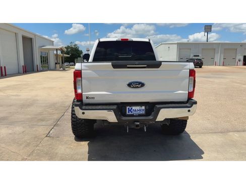 Used 2019 Ford F250 Lariat w/ Lariat Ultimate Package AWD/4WD image 7