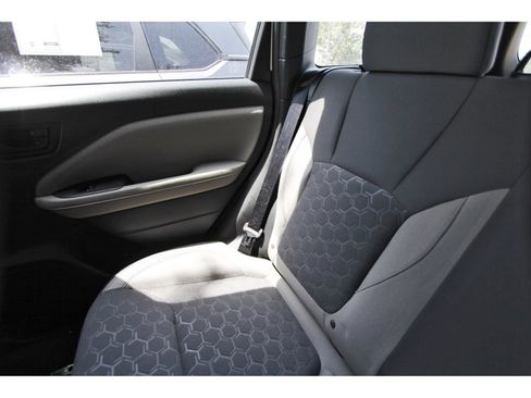 Used 2025 Subaru Forester AWD/4WD image 11