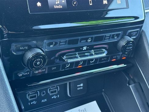 New 2025 Jeep Grand Cherokee L Laredo w/ Luxury Tech Group I image 20