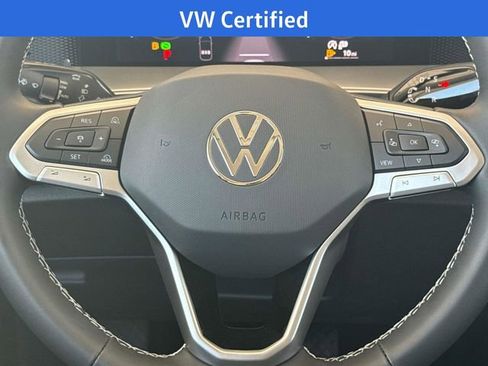 Used 2025 Volkswagen Tiguan SE image 25