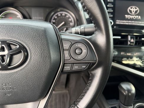 Used 2022 Toyota Camry SE image 18