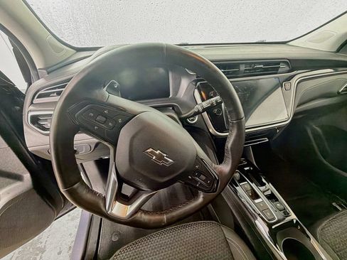 Used 2022 Chevrolet Bolt EUV LT w/ Comfort Package FWD image 11