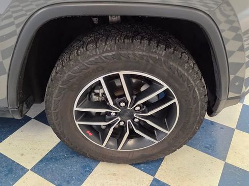 Used 2019 Jeep Grand Cherokee Trailhawk AWD/4WD image 10