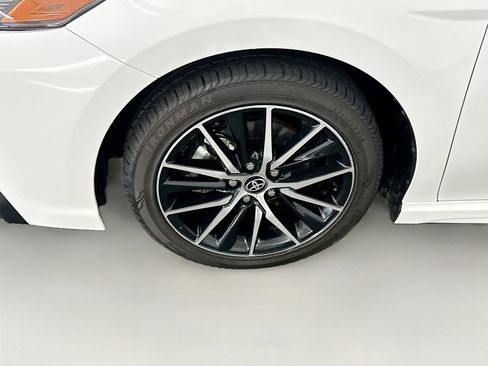 Used 2024 Toyota Camry SE FWD image 11