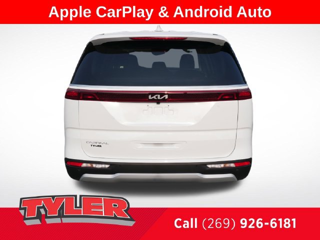 Used 2024 Kia Carnival EX FWD image 7