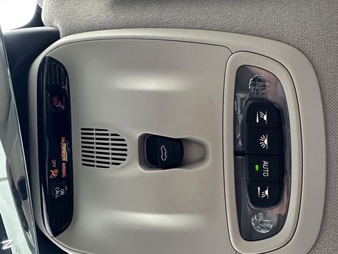 Used 2021 Volvo XC40 T5 Inscription w/ Advanced Package image 34