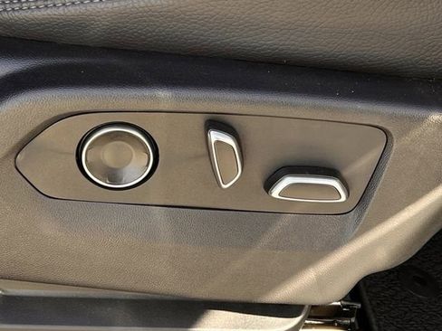 Used 2023 GMC Yukon Denali w/ Denali Reserve Package image 26