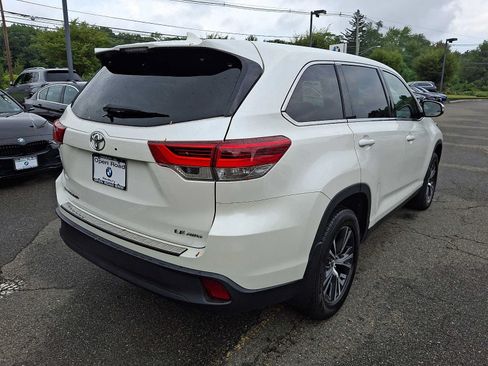Used 2019 Toyota Highlander Plus AWD/4WD image 7