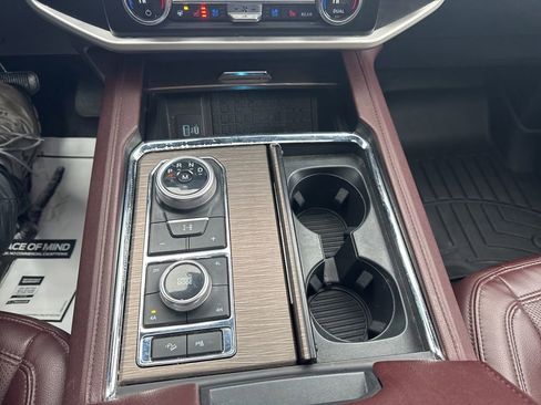 Used 2023 Ford Expedition Limited image 21