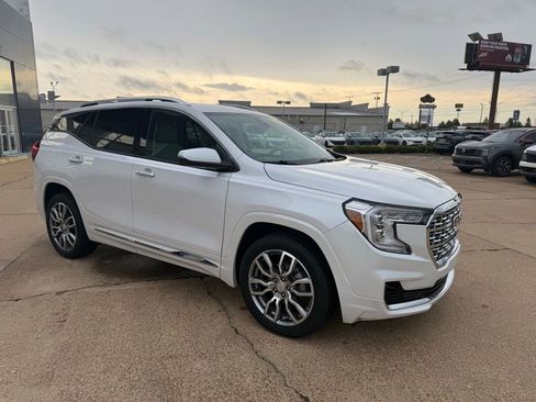 Used 2023 GMC Terrain Denali w/ LPO, Floor Liner Package AWD/4WD image 6