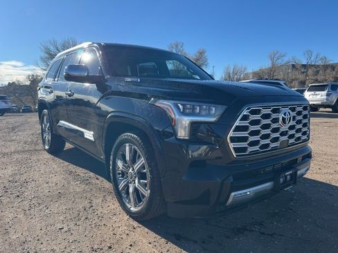 Used 2023 Toyota Sequoia Capstone image 9