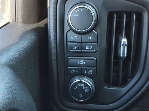 Used 2020 Chevrolet Silverado 1500 Custom w/ Custom Value Package AWD/4WD image 16