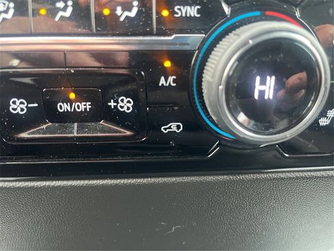 Used 2023 Chevrolet Silverado 1500 LT w/ Convenience Package II image 38