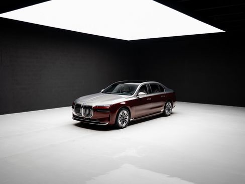 Used 2023 BMW i7 xDrive60 w/ Executive Package 2 image 81