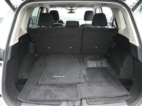 Used 2025 Nissan Rogue SV image 6