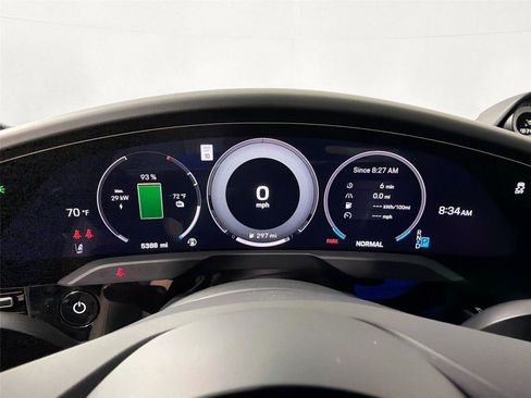 Certified 2025 Porsche Taycan AWD/4WD image 19