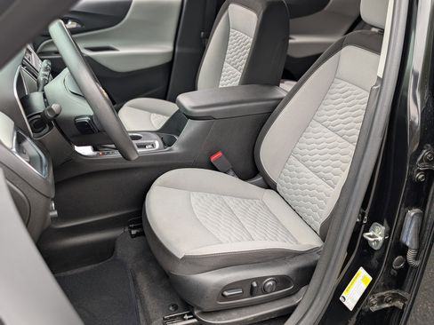 Used 2020 Chevrolet Equinox LS w/ LS Convenience Package image 16