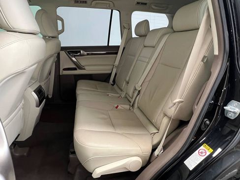 Used 2019 Lexus GX 460 Premium w/ Premium Package AWD/4WD image 10
