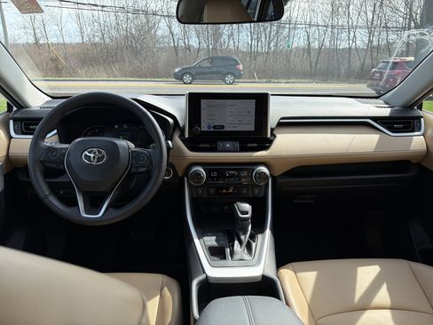 Used 2023 Toyota RAV4 XLE Premium AWD/4WD image 12